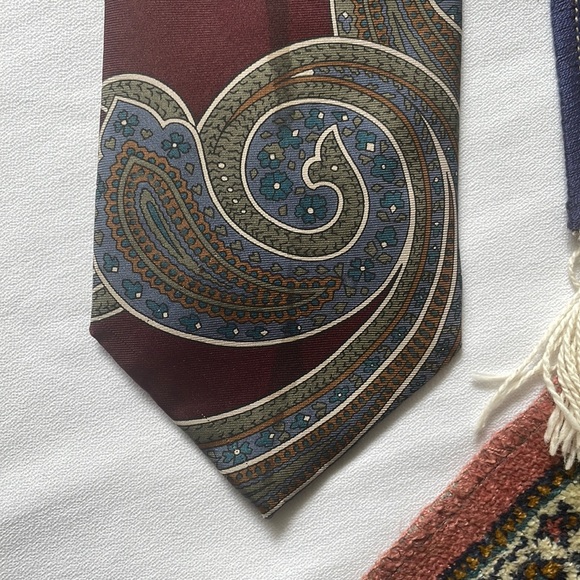 Moore’s “Very” 1980’s Paisley pattern Silk tie - Picture 1 of 8